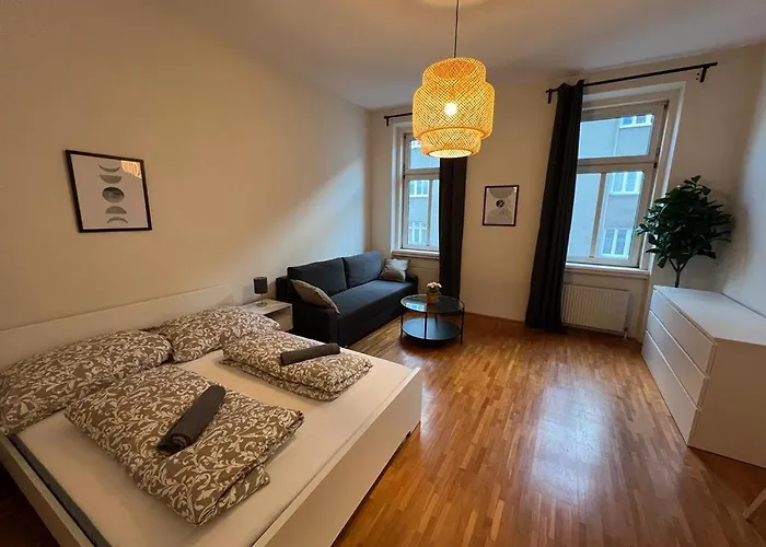 90 M2 Stylish With Free Parking Апартаменти Відень