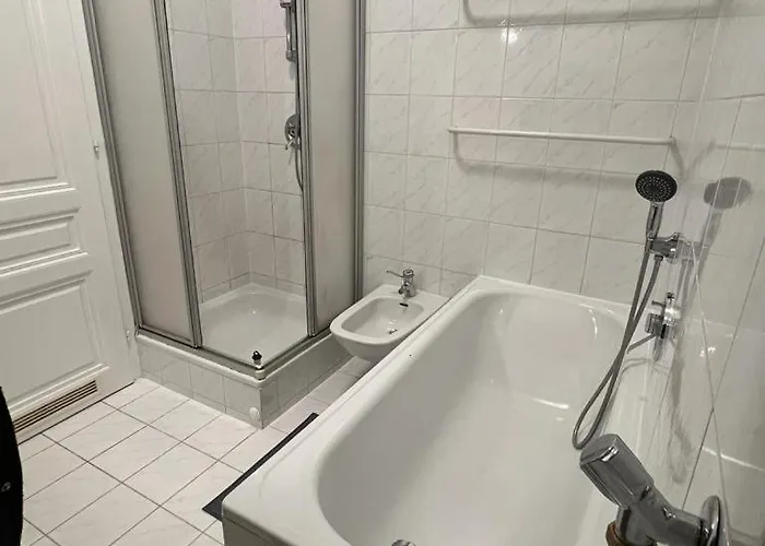 90 M2 Stylish With Free Parking Відень