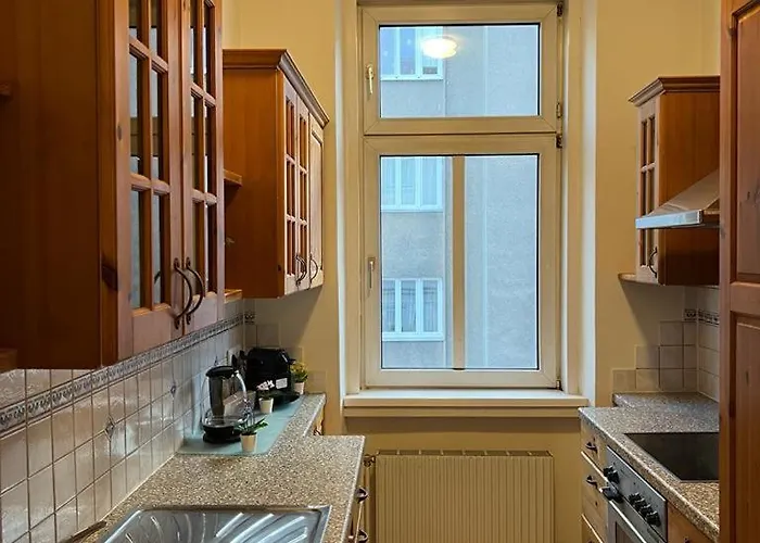 90 M2 Stylish With Free Parking Відень